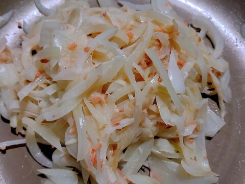 玉ねぎの鮭マヨ炒め
